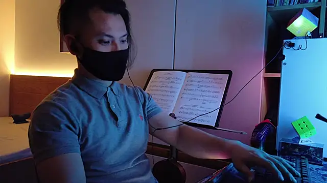 OnlyHand9x online show from 04-24-26, 04:31