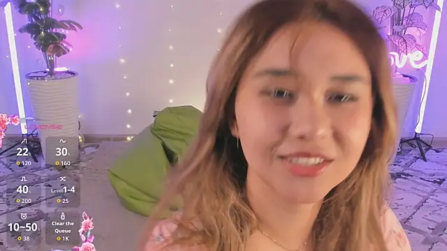 Snapshot of larabae chatting on 02-10-26, 08:35 larabae online show from 02-10-26, 08:35