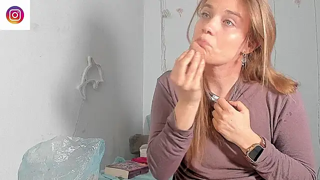 YoungSophie online show from 02-21-26, 05:03