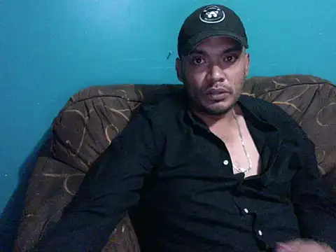 Snapshot of latinomoreno95 chatting on 02-26-26, 01:04 latinomoreno95 online show from 02-26-26, 01:04