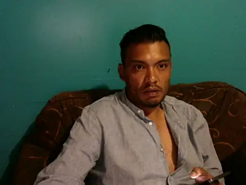Snapshot of latinomoreno95 chatting on 05-05-26, 12:18 latinomoreno95 online show from 05-05-26, 12:18