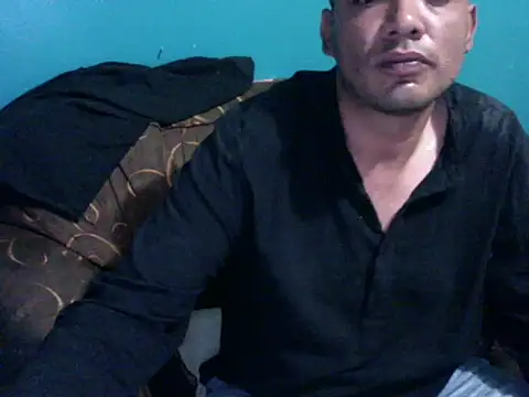 Snapshot of latinomoreno95 chatting on 05-15-26, 11:01 latinomoreno95 online show from 05-15-26, 11:01