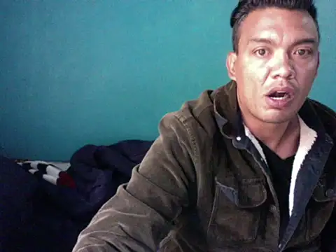 Snapshot of latinomoreno95 chatting on 05-22-26, 04:23 latinomoreno95 online show from 05-22-26, 04:23