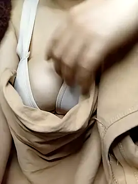 Merrylinh online show from 02-13-26, 04:14