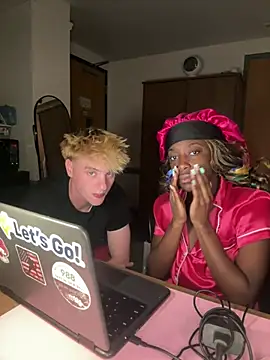 CookiesNcreaming online show from 03-25-26, 02:28