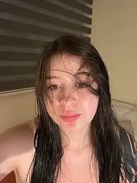 evelynrosess1 online show from 04-25-26, 12:57