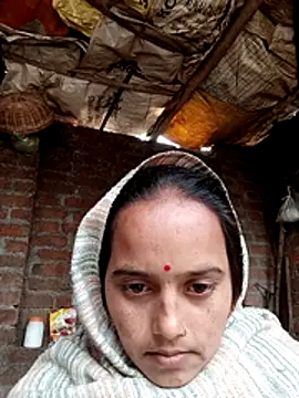 Snapshot of Madhuri_Love143 chatting on 01-08-26, 06:26 Madhuri Love143 online show from 01-08-26, 06:26