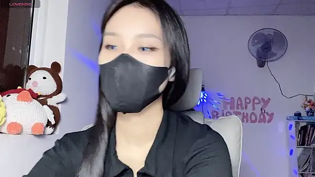 Tieu-May online show from 06-12-26, 08:02