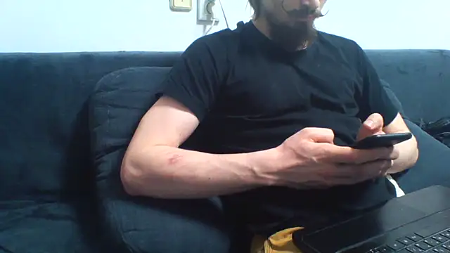 Snapshot of KaelNox chatting on 05-17-26, 03:19 KaelNox online show from 05-17-26, 03:19
