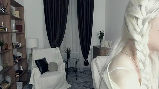 KristalCrowner online show from 02-25-26, 07:34