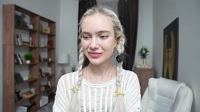 KristalCrowner online show from 03-28-26, 08:41