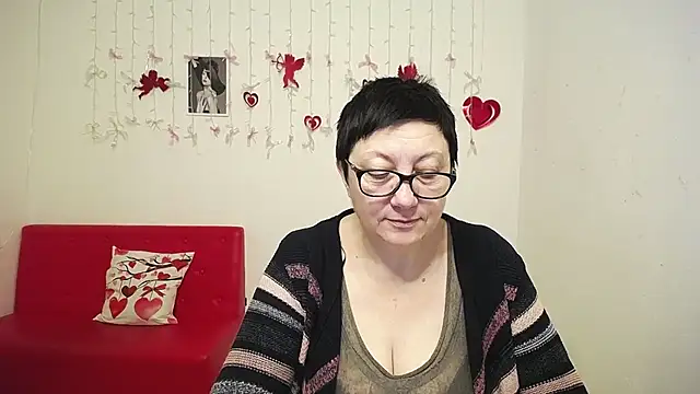 EmilyL0ve online show from 02-14-26, 06:43