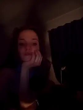 Snapshot of mishell26pc chatting on 04-05-26, 03:26 mishell26pc online show from 04-05-26, 03:26