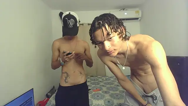 pocket loversxxx online show from 02-25-26, 04:00