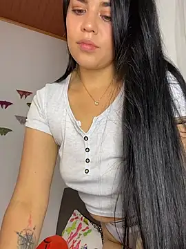 Snapshot of sophyy_white chatting on 06-02-26, 05:20 sophyy white online show from 06-02-26, 05:20