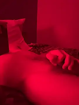 Snapshot of cloudyplay661 chatting on 03-08-26, 02:04 cloudyplay661 online show from 03-08-26, 02:04