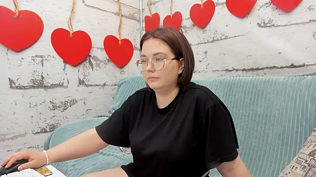 Snapshot of Sweetie_Rozzy chatting on 05-02-26, 01:32 Sweetie Rozzy online show from 05-02-26, 01:32