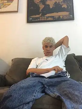 lzinho9153 online show from 02-26-26, 01:43