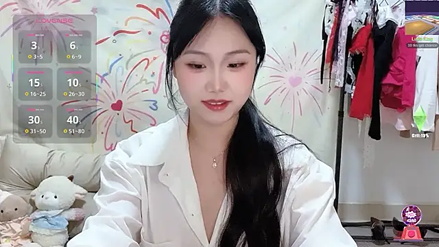 xiaoguai99 online show from 04-16-26, 12:17