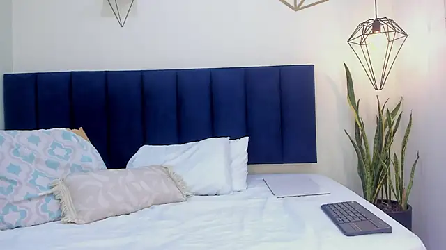 mayaevansmg online show from 04-27-26, 12:14