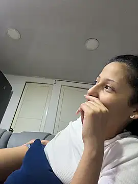 vicky bass  online show from 02-08-26, 01:09