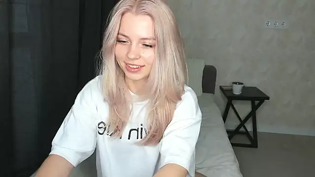 Snapshot of MinionFriend chatting on 01-10-26, 11:34 MinionFriend online show from 01-10-26, 11:34