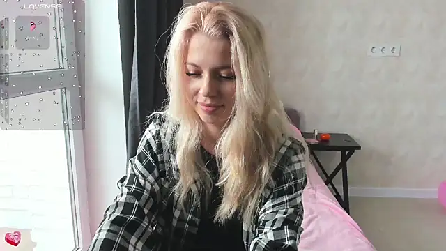 Snapshot of MinionFriend chatting on 02-15-26, 11:41 MinionFriend online show from 02-15-26, 11:41