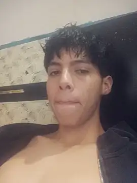 Snapshot of LocalVenee6 chatting on 03-04-26, 03:45 LocalVenee6 online show from 03-04-26, 03:45