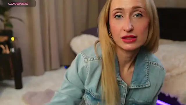 Emely Moon online show from 04-25-26, 06:38