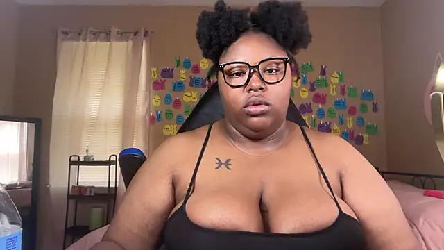 Chocolatebunnyxx96 online show from 06-09-26, 04:07