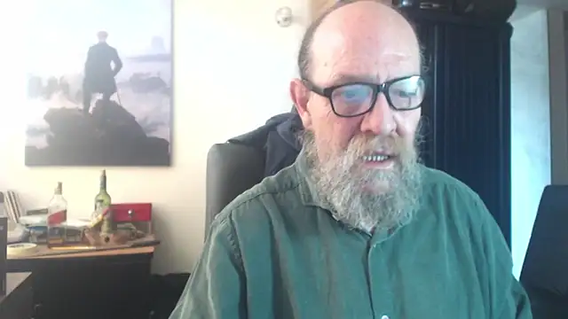 Uncle Hottie online show from 06-19-26, 03:27