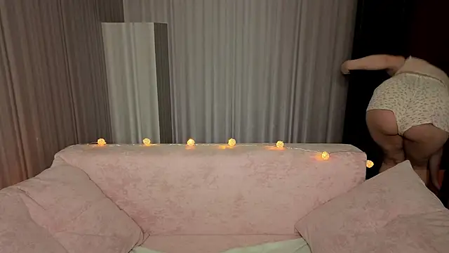 MilkyPop  online show from 03-22-26, 09:45