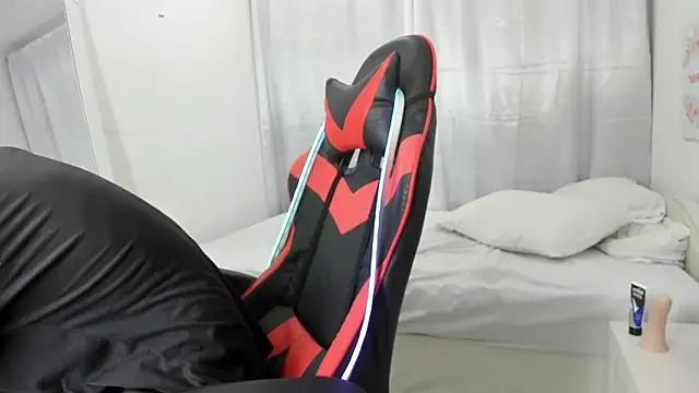 julian xx online show from 03-19-26, 07:07