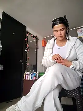 Snapshot of laperracobarde chatting on 03-11-26, 06:36 laperracobarde online show from 03-11-26, 06:36