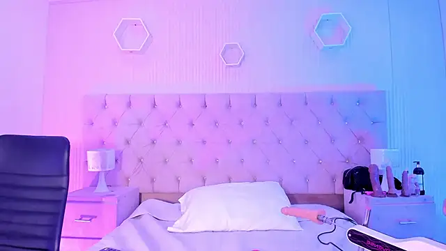 ThaliaBrookss  online show from 02-01-26, 05:39