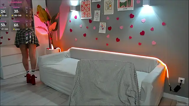 Luna Beverly online show from 02-11-26, 08:58