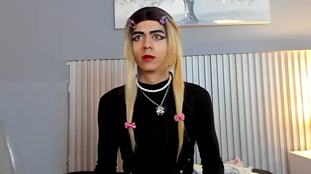 Snapshot of vicky_fant4sy chatting on 01-08-26, 01:57 vicky fant4sy online show from 01-08-26, 01:57