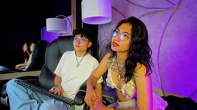 velvet mystic online show from 04-22-26, 03:53