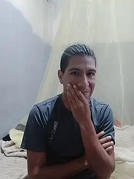 Snapshot of Rodrigohernan19 chatting on 05-17-26, 09:17 Rodrigohernan19 online show from 05-17-26, 09:17