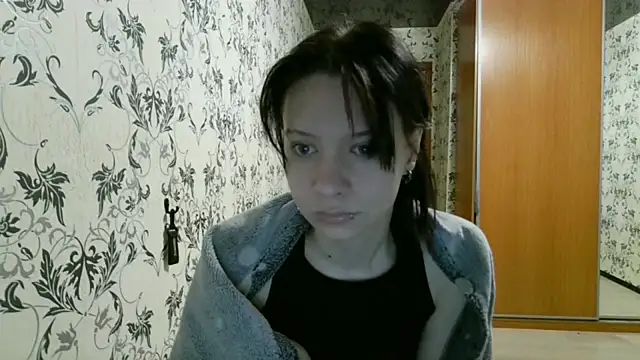 LxayBloom online show from 04-17-26, 02:03