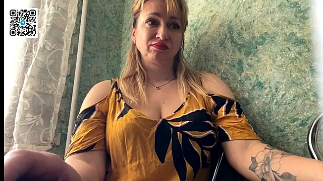 Snapshot of Lapussia_ chatting on 04-17-26, 10:29 Lapussia online show from 04-17-26, 10:29