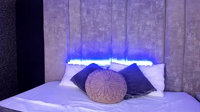 LolaGray   online show from 03-11-26, 07:42