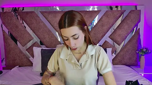 LolaGray   online show from 07-28-26, 07:39
