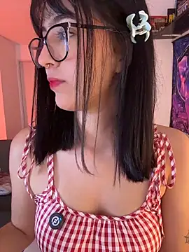Snapshot of HinaSweet chatting on 04-17-26, 01:19 HinaSweet online show from 04-17-26, 01:19
