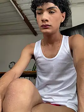 Snapshot of HotboyLyan chatting on 05-30-26, 05:32 HotboyLyan online show from 05-30-26, 05:32
