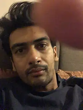 Snapshot of brown_leather chatting on 03-28-26, 09:03 brown leather online show from 03-28-26, 09:03