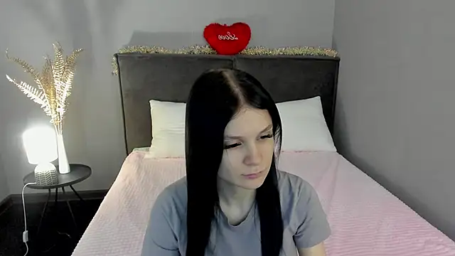 SkinyJoys online show from 02-18-26, 01:56