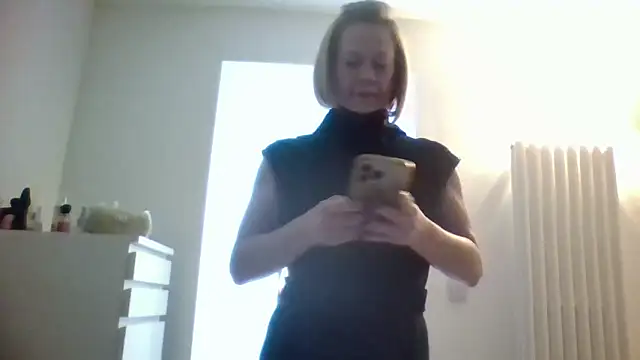 Milfshake227 online show from 03-06-26, 10:39