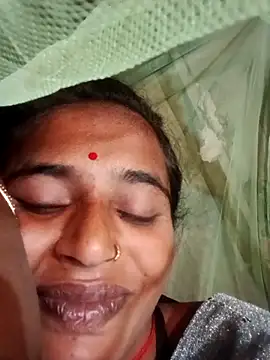 Snapshot of Jan_692 chatting on 03-11-26, 09:43 Jan 692 online show from 03-11-26, 09:43