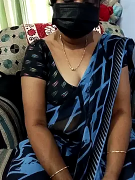 Tinarosy13 online show from 03-10-26, 06:51